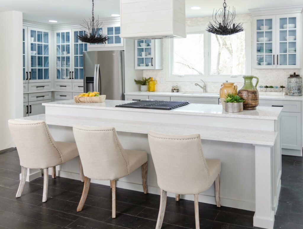 Quartz countertops for a kitchen remodeling, featuring Hanstone 3cm Italian Waves.