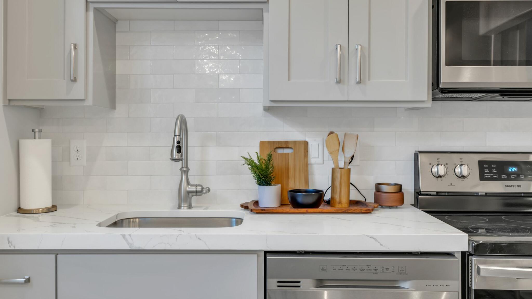 how to save money on quartz countertops 